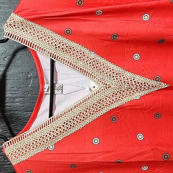 Dress - Picture 2 of 3